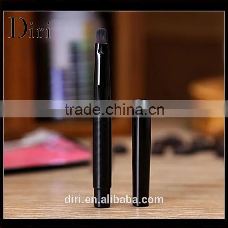 New design synthetic hair cosmetic lip brush
