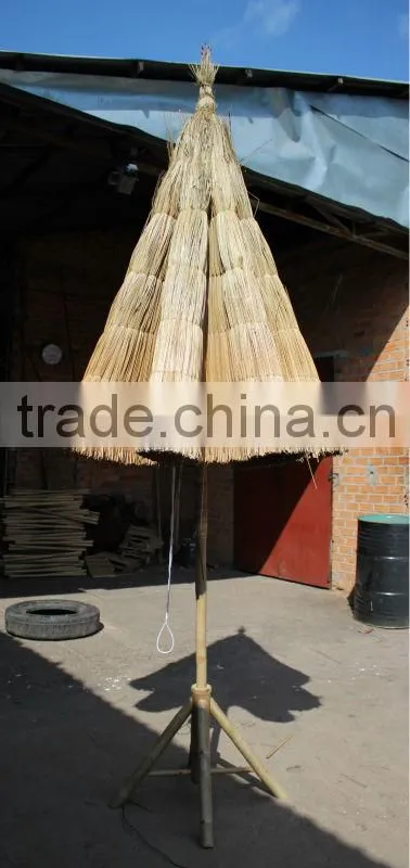 CHEAP THATCH UMBRELLA/SEAGRASS UMBRELLA/PALM LEAF UMBRELLA & ROLLS - VIETNAM - candy@gianguyencraft.com (MS CANDY)