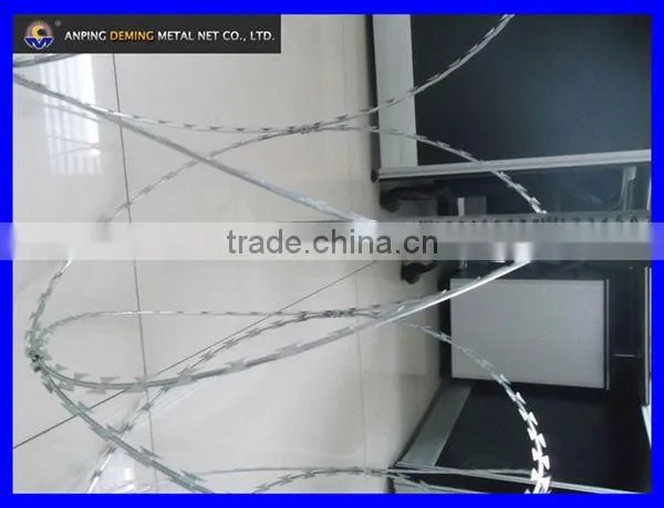 Chaina whosale razor barbed wire spike strips