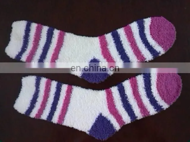 ladies white short socks in winter