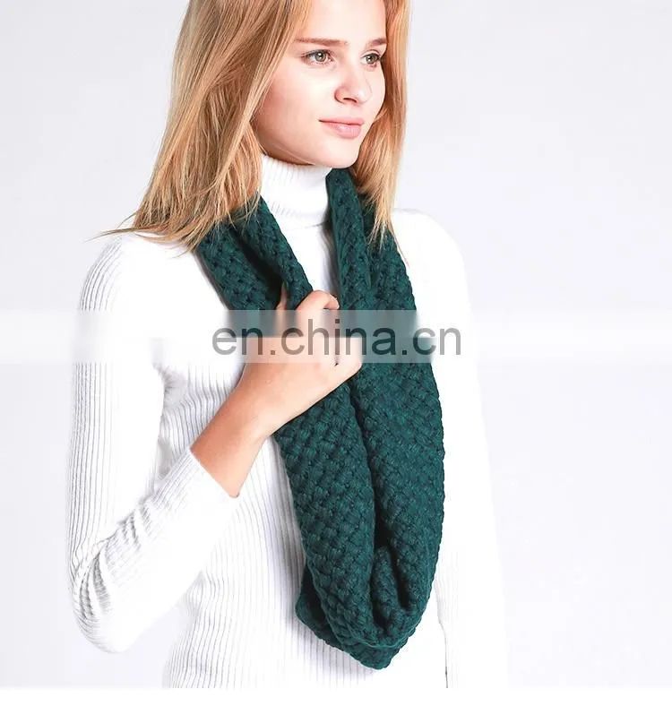2018 Popular young girl solid color fashion scarves oversize loop scarf knitting