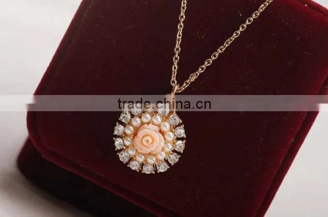 Sexy Women Jewelry High Quality Diamond Necklace With Flower Pendant Single Necklace