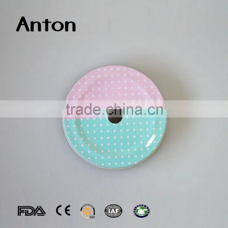 Black screw lids ends