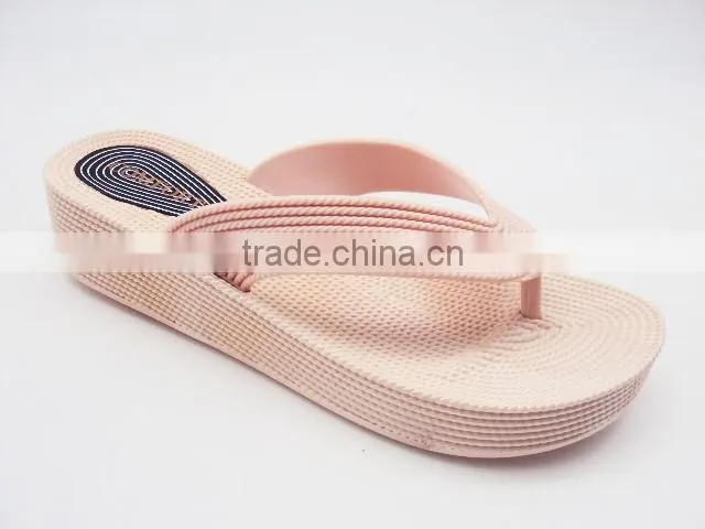 2016 New design cheap fashion slippers PVC women slippers