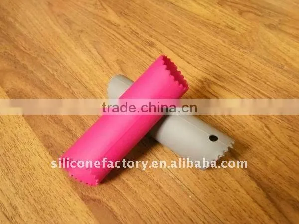 kitchen accessory silicone garlic peeler
