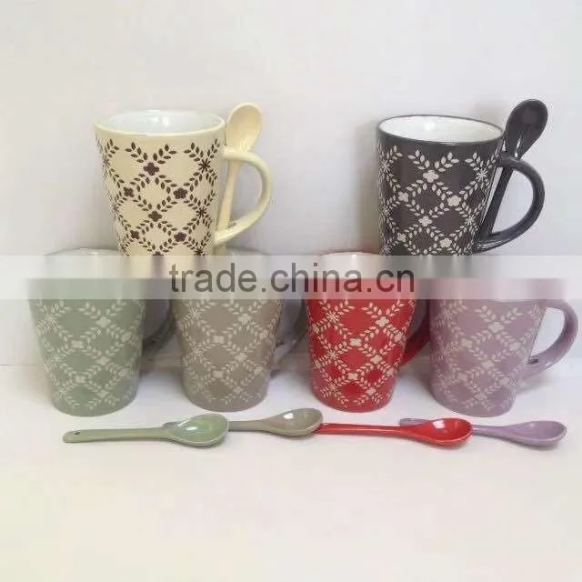 China supplier ceramic mug and best home glazed porcelain travel V-Shape Mug ,with spoon
