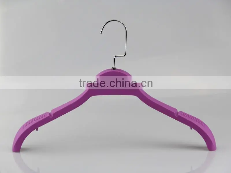 HA6970 fashionable purple rubber coating custom branded coat hanger