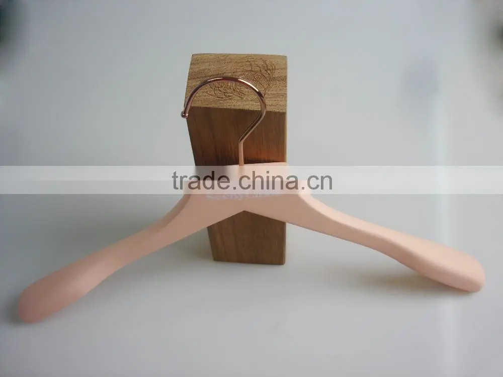 HA7058 wooden hanger with rubber coated coat dress hanger
