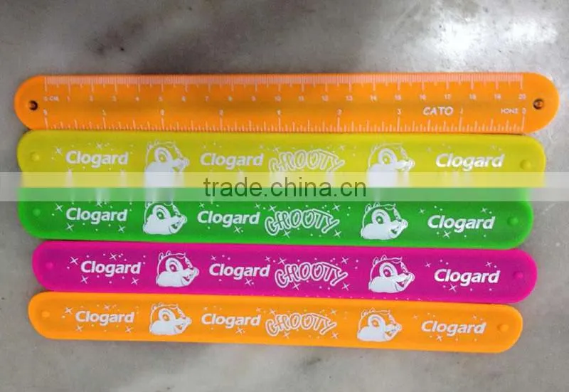 New logo OEM custom silicone snap bracelet slap bracelet with ruler