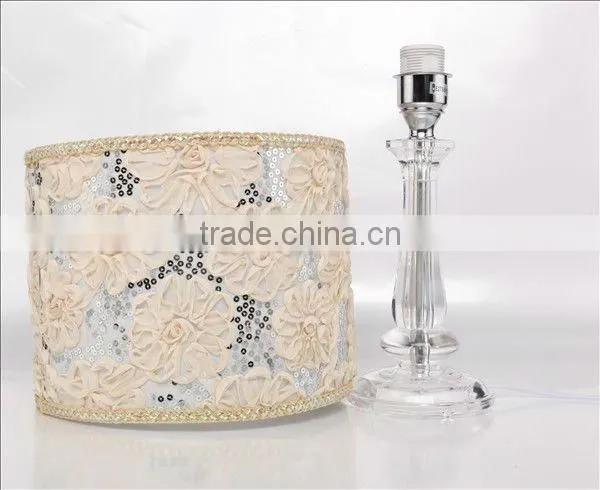 Flower shape table lamp with fabric