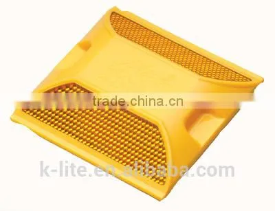 Plastic road stud yellow color lens