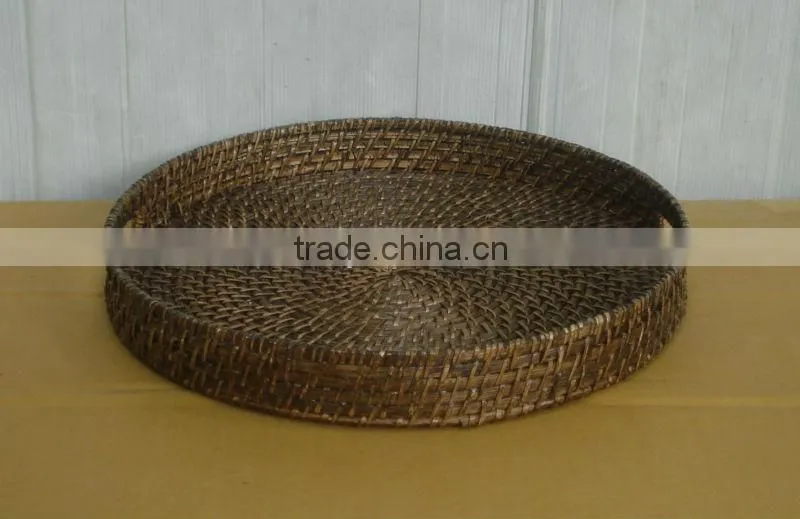Round rattan tray