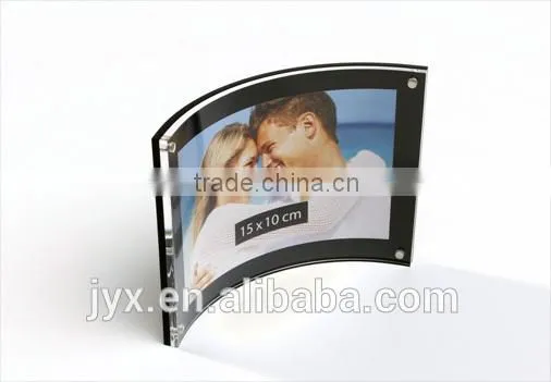 Desk top Picture Frame with magnetic closure