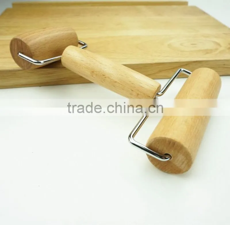 22028 wooden pastry pizza rollers