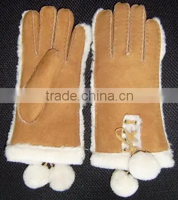 Winter sheepskin leather glove