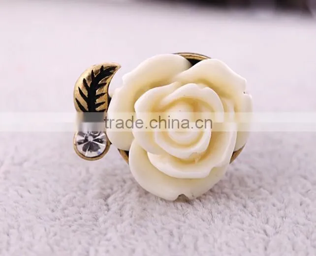 Hot-selling Fashion Lady Vintage Bronze Crystal Black Rose Flower Branch Finger Ring