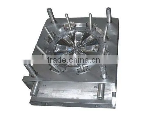 Plastic molding machine