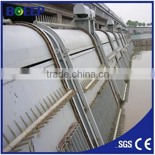 Mechanical bar screen for large particle waste water filtering