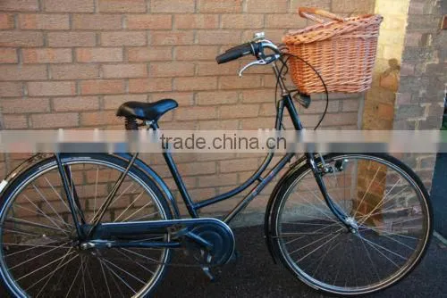 natural colored trapezoid shaped wicker bicycle bike basket with swing handle