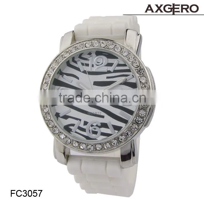 2015 New women slim stone quartz watch with silicone strap diamond crystal alloy wrist watch