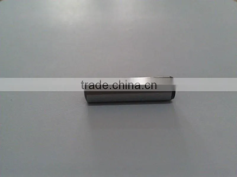Taper pin with internal thread