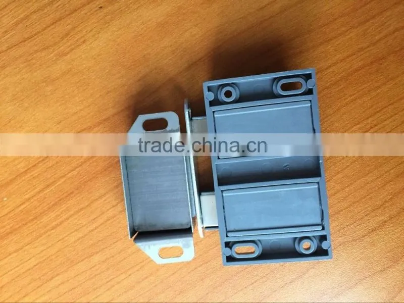 Good quality Cabinet magnetic catch cabinet roller catch