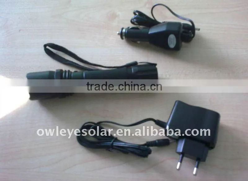 Rechargeable LED flashlight