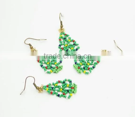 Christmas jewelry beaded earrings green earrings christmas tree earrings