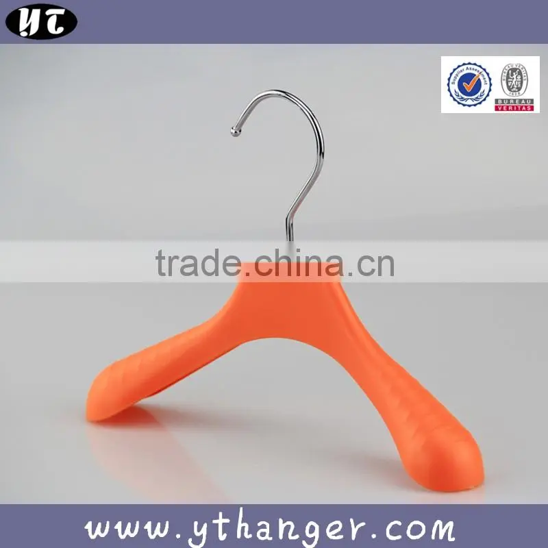 HA6958 strong plastic baby clothes hanger pink plastic kids coat hanger