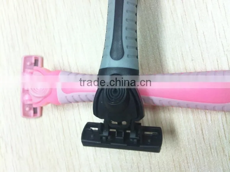 D420L Four stainless steel blade smooth and comfortable system razor