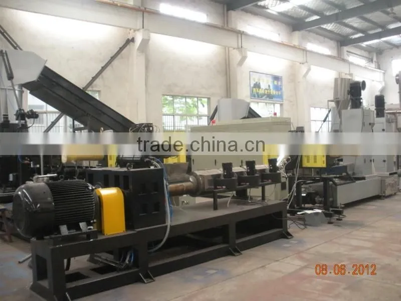 Plastic granule extruder