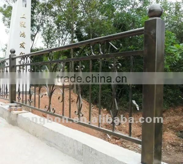 2014 Top-selling hand forged modern iron fence design