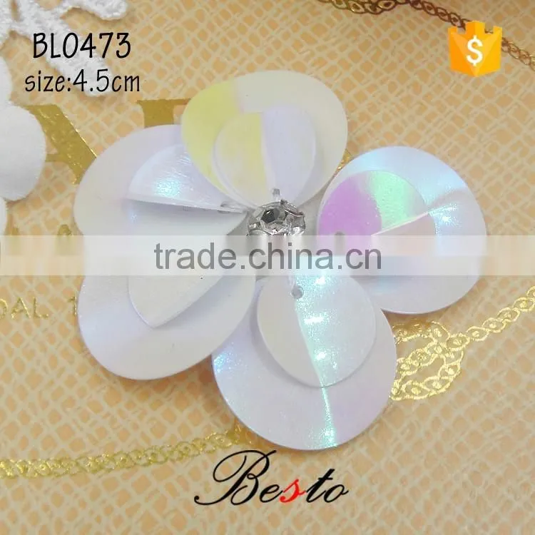 The rhinestone center white sequin applique for the lady's dress