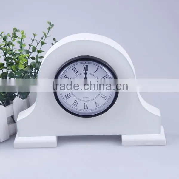Home Decoration MDF Table Clock With The High Quality