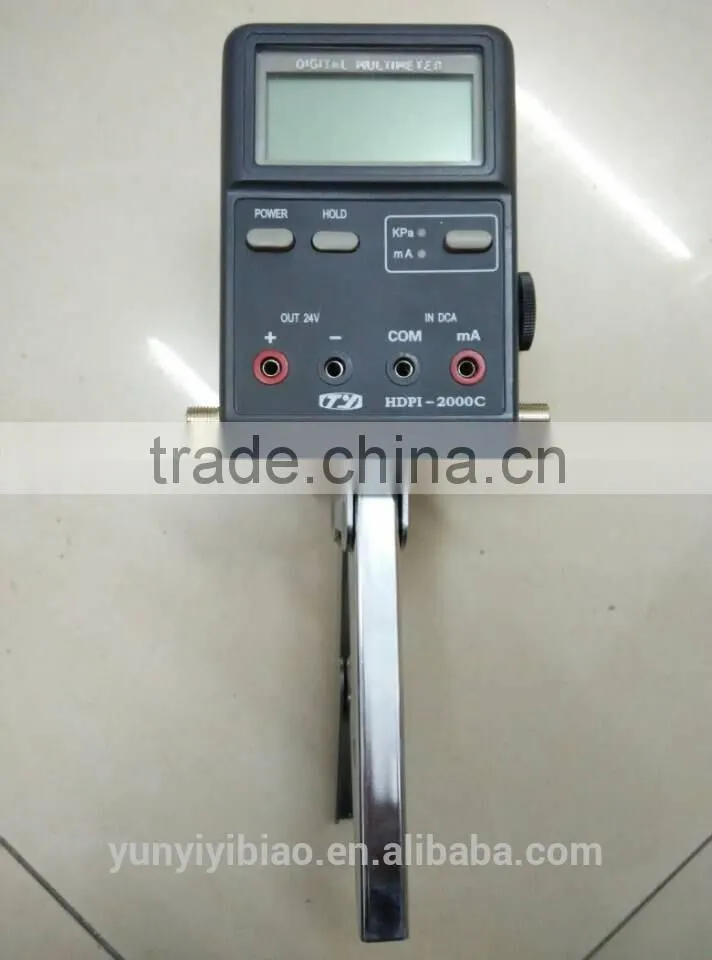Medium and low pressure gauge calibration vacuum hand pump