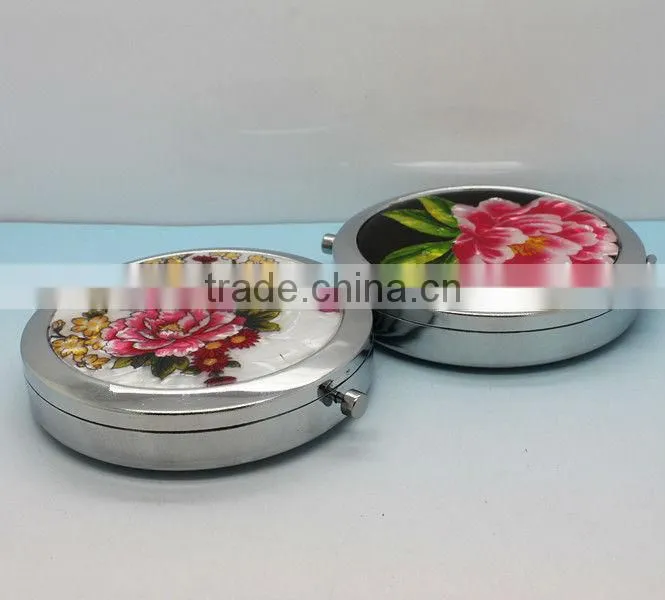 Customized Fashion metal compact in China