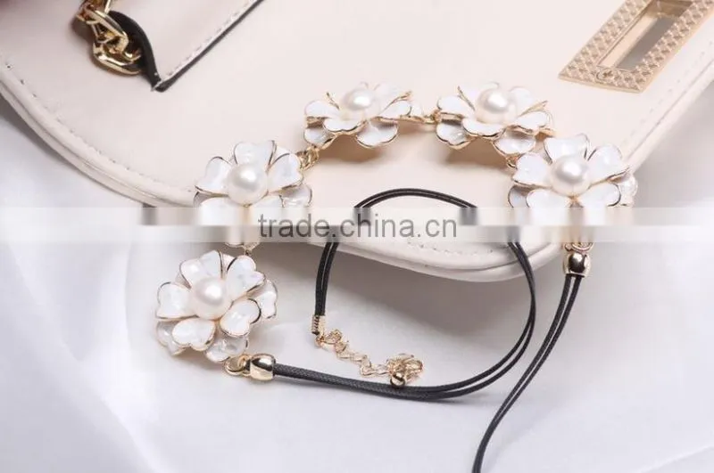 2016 elegant 9-10mm freshwater pearl flower necklace