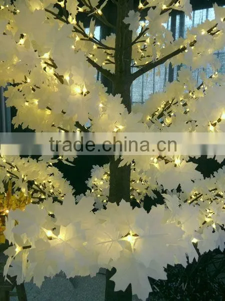 2013 new led tree type with black canada maple+white leds