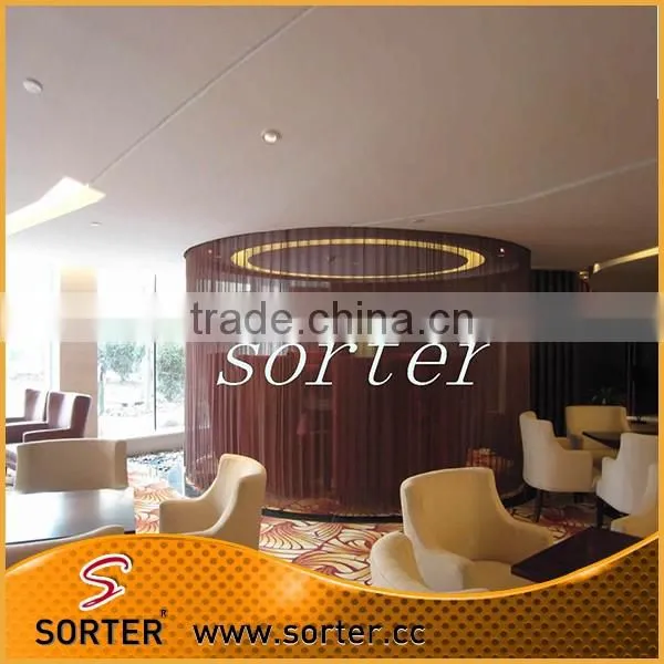 Sorter's aluminum wire mesh chain mail curtain