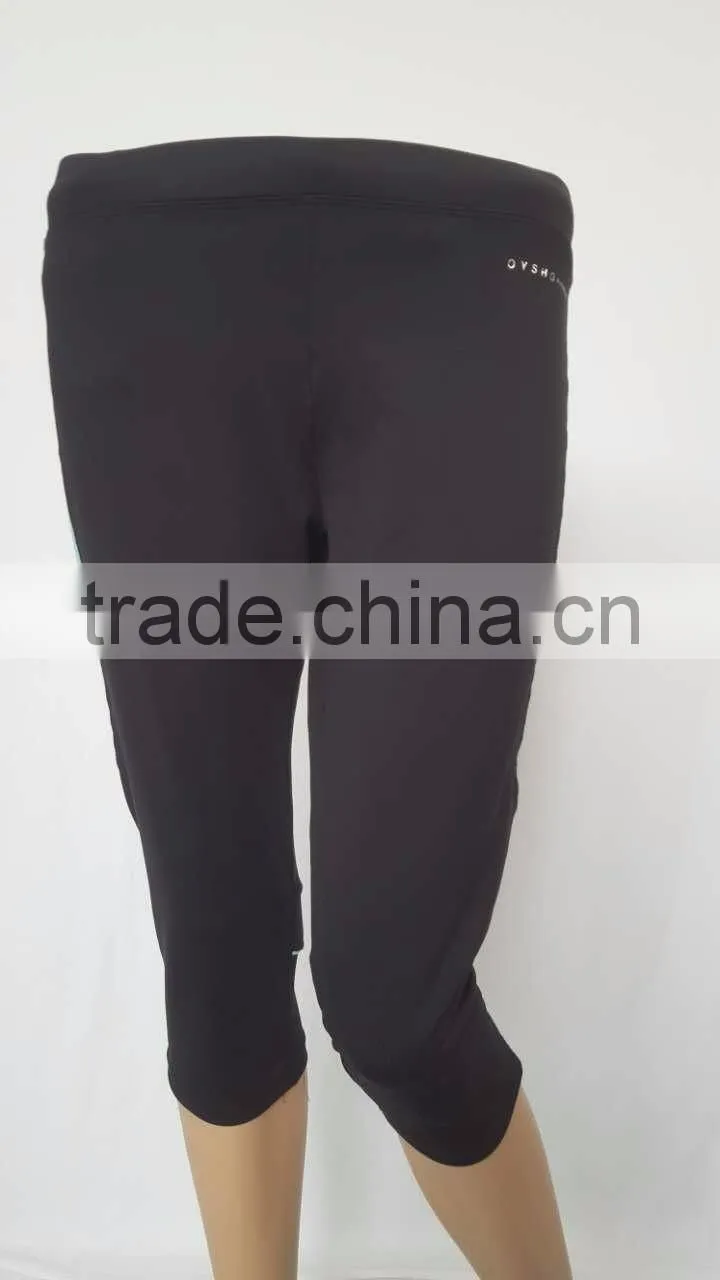 Fashion tight girls wearing capoeira sport pants