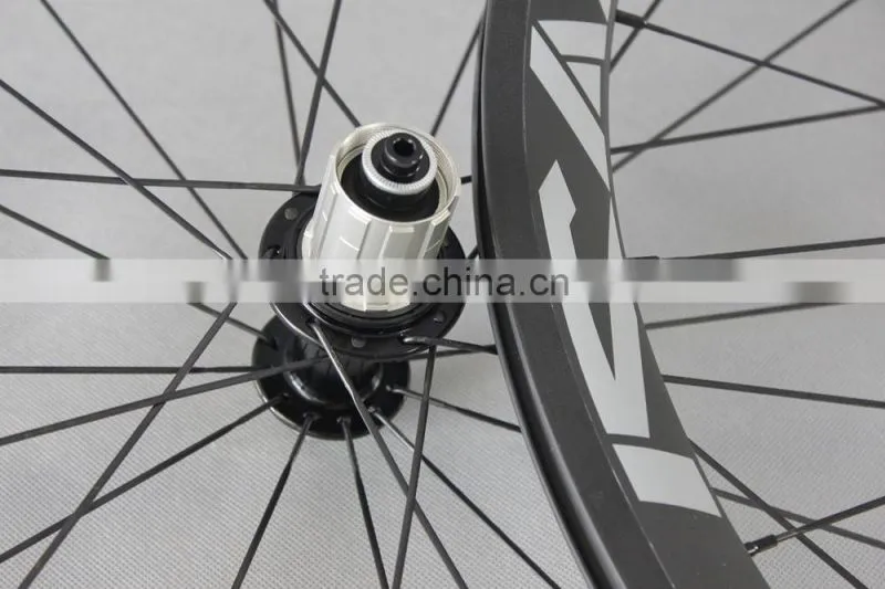 High end carbon road bike wheels Sapim spokes,Powerway R13 hub,road bike carbon wheels