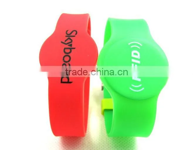 Waterproof NFC 13.56 MHz silicone rfid wristband bracelet with QR code for swimming pool