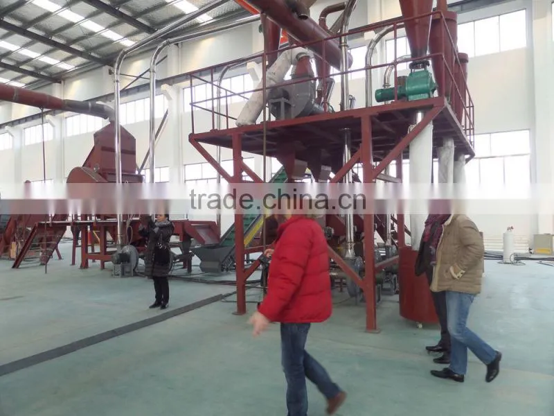 WASTE TIRE SINGLE- SHAFT SHREDDER MACHINE