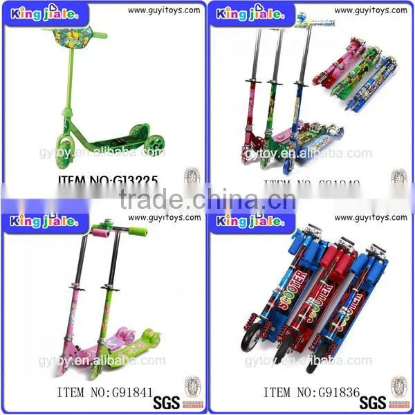Kids pedal kick scooter with light