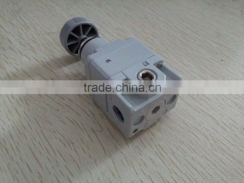 IR2000 SMC 1/4 inch air regulator precision