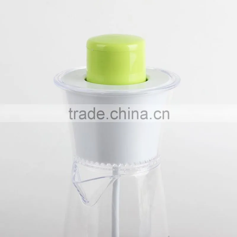 Hot selling Multifunction Hand-Powered Food Chopper/ Mincer / Blender to Chop Fruits, Vegetables, Nuts, Herbs, Onions, Garlics
