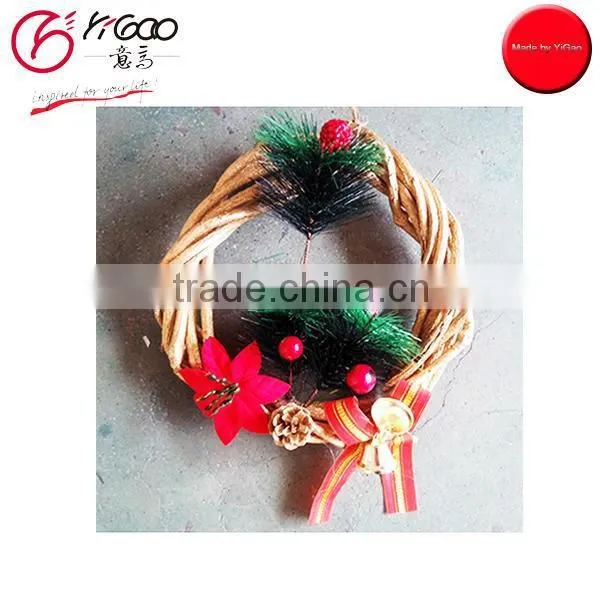 700018 christmas wreaths ornaments christmas nature pinecone wreath