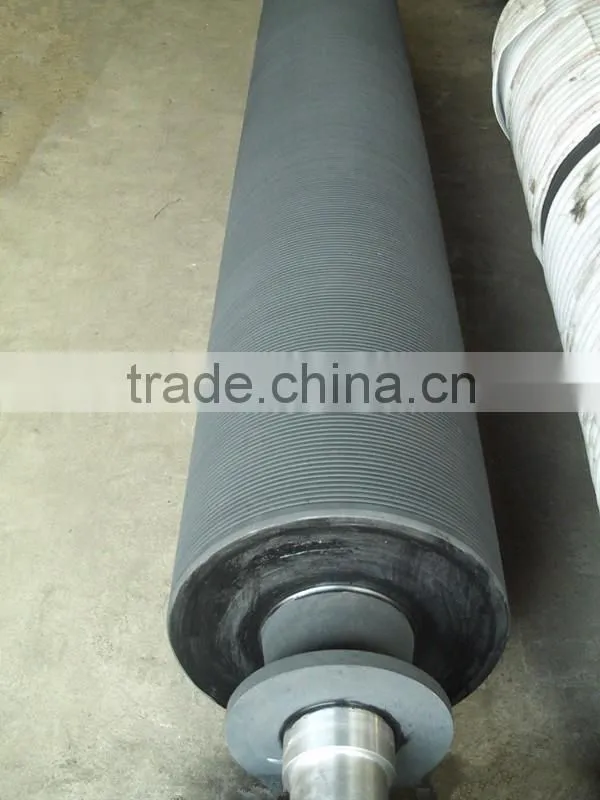 grooved press roll used in paper making machine