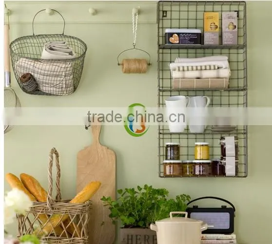 Foldable metal flower holder