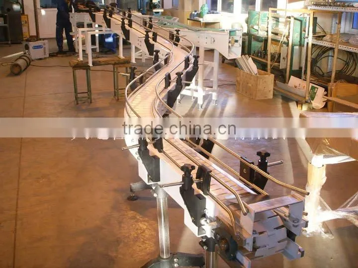 Hot sell chain conveyor with working table/standard chain conveyor